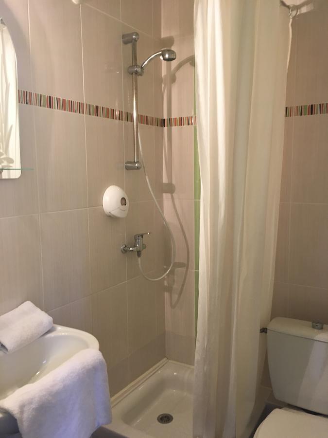 Hotel Restaurant Le Cheval Blanc Argentre-du-Plessis ภายนอก รูปภาพ