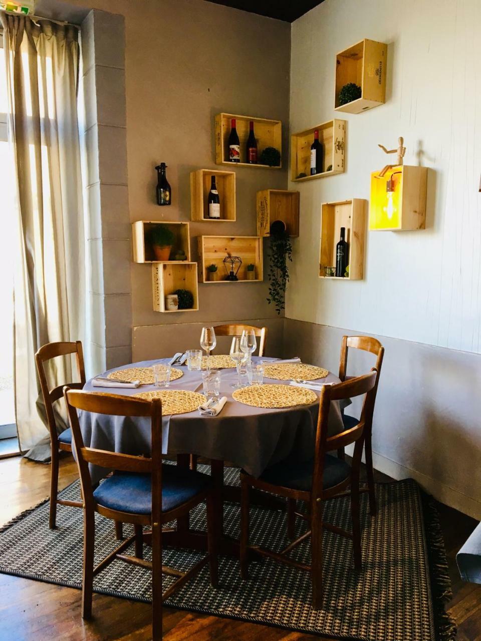 Hotel Restaurant Le Cheval Blanc Argentre-du-Plessis ภายนอก รูปภาพ